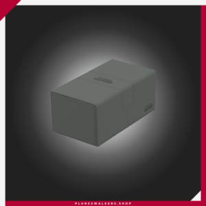 La Ultimate Guard Twin Flip'n'Tray 200+ es una deck box premium de gran capacidad diseñada para transportar dos mazos y accesorios en una sola caja. Con espacio para hasta 200 cartas con doble funda o 240 cartas con funda simple (utilizando fundas Ultimate Guard), incorpora compartimentos independientes, bandeja extraíble para dados y accesorios, acabado exterior Xenoskin, interior de microfibra premium y cierre magnético reforzado para una protección y organización superiores.