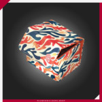 La Ultimate Guard Sidewinder 100+ Xenoskin Coral Places – 2025 Exclusive es una deck box premium y sostenible diseñada para proteger tus cartas con seguridad y estilo. Fabricada con un 52 % de materiales reciclados, ofrece capacidad para hasta 100 cartas con doble funda o más de 120 cartas con funda simple (utilizando fundas Ultimate Guard). Incorpora material Xenoskin con textura antideslizante, interior de microfibra premium, sistema de apertura completa de triple pliegue y cierre magnético de alta precisión.