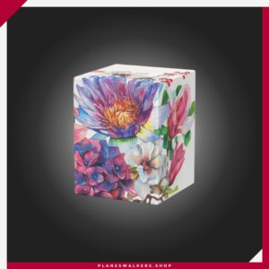 El Ultimate Guard RTE Boulder 100+ Floral Places es un deck box resistente, sostenible y diseñado para proteger tus cartas con total seguridad. Fabricado en Alemania con un 78 % de recursos renovables, ofrece capacidad para hasta 100 cartas con doble funda (utilizando fundas Ultimate Guard) y destaca por su impresión a todo color de gran durabilidad. Compatible con múltiples TCG como Magic: The Gathering, Pokémon, Lorcana, Flesh and Blood, Yu-Gi-Oh!, Riftbound y One Piece, es la solución ideal para transportar y organizar tu mazo con estilo.