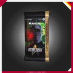 La experiencia definitiva para los fans de Star Trek™ y Magic: The Gathering llega en un sobre diseñado para coleccionistas y jugadores que buscan cartas únicas y exclusivas. El Sobre de Coleccionista MTG - Star Trek™ ofrece la oportunidad de descubrir cartas foil, tratamientos especiales, cartas raras y raras míticas, además de posibles versiones premium que harán destacar cualquier colección.