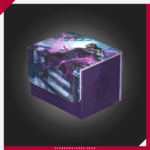 Protege tu mazo de Magic: The Gathering con la Ultimate Guard Sidewinder 100+ Xenoskin Reality Fracture - Liliana, Callous Necromancer. Una deck box premium con acabado Xenoskin, interior de microfibra y cierre magnético, ideal para guardar hasta 100 cartas con doble funda.